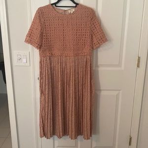 Beautiful crotchet midi dress.